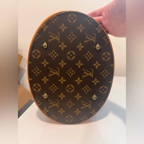 Louis Vuitton Bucket GM Monogram - Picture 6 of 16
